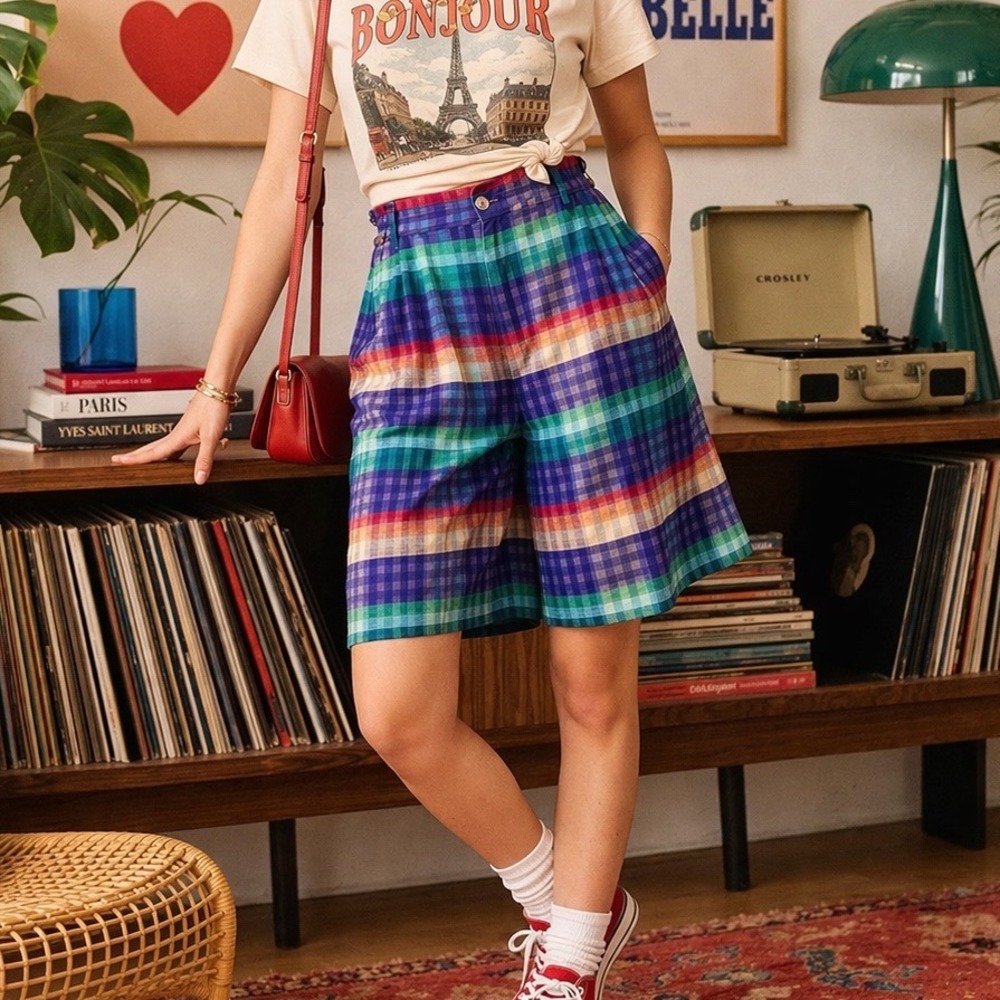 SIZE M 1980s High Waisted Plaid Shorts - Rainbow, Preppy, Bermuda